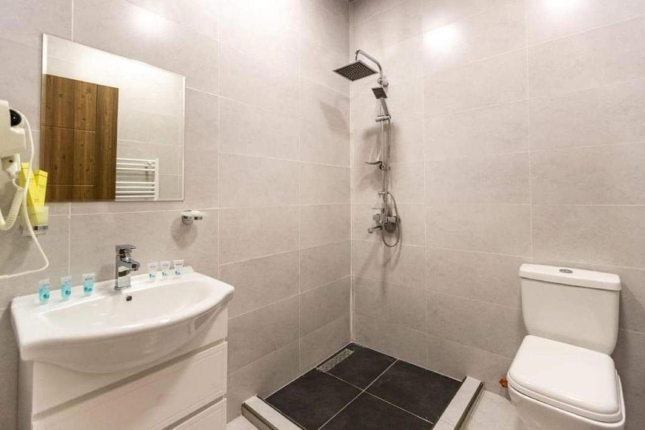Crypto Hotel Tbilisi Eksteriør bilde